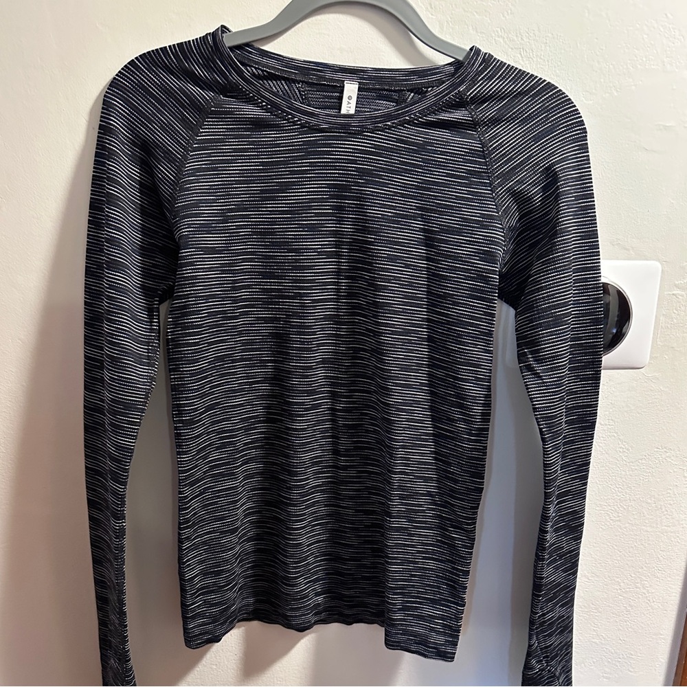 Athleta Momentum Seamless Fitted Tee